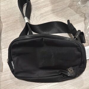 Lululemon everywhere belt bag